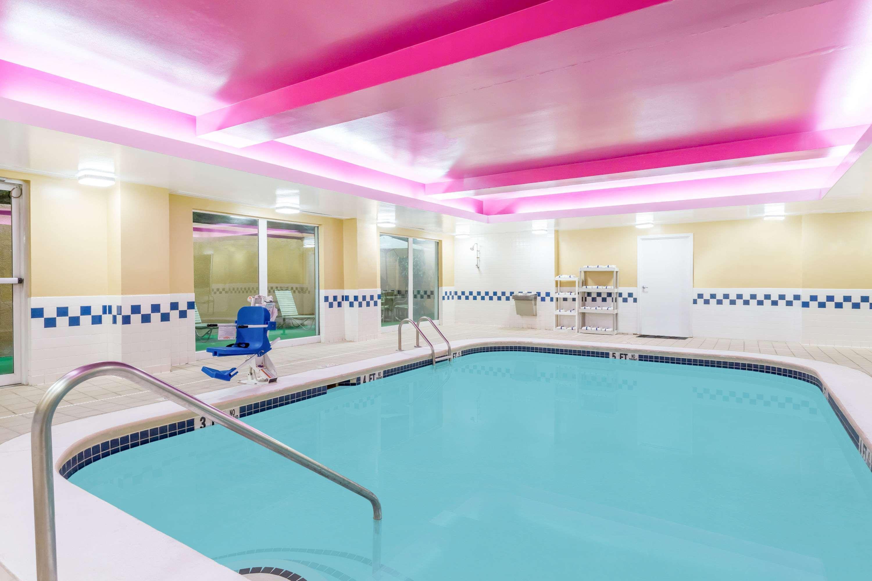 Baymont By Wyndham Lithia Springs Atlanta Hotell Exteriör bild